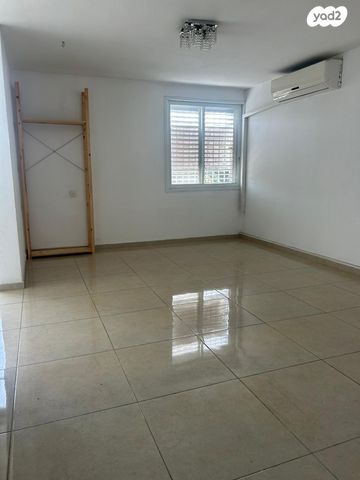 דירה, שדרות בן צבי 76, נאות שקד, נתניה