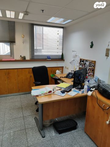 משרדים, שדרות חיים וייצמן 22, צפון מזרח מרכז העיר, נתניה