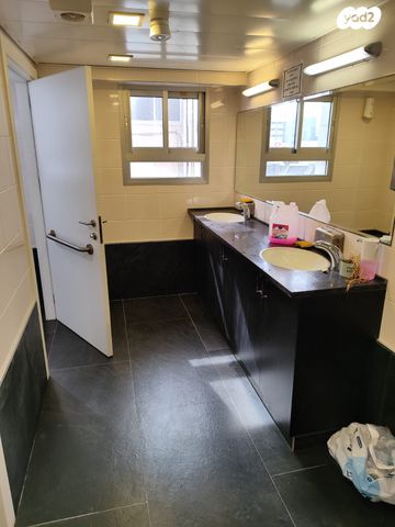 משרדים, שדרות חיים וייצמן 22, צפון מזרח מרכז העיר, נתניה