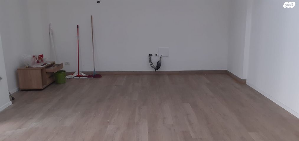 חנויות/ שטח מסחרי, שדרות הרצל 118, העיר העתיקה - מזרח, רמלה