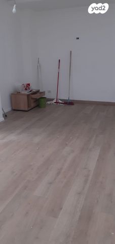 חנויות/ שטח מסחרי, שדרות הרצל 118, העיר העתיקה - מזרח, רמלה