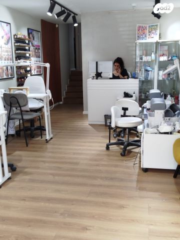 חנויות/ שטח מסחרי, הנוטע 10, מרכז העיר דרום, נתניה