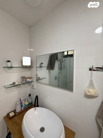 דירה, משגב עם 16, קרית שלום, תל אביב יפו