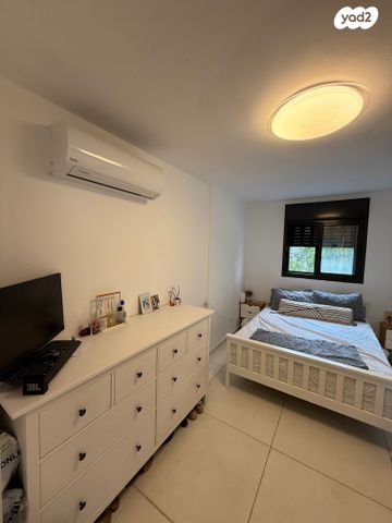 דירה, משגב עם 16, קרית שלום, תל אביב יפו