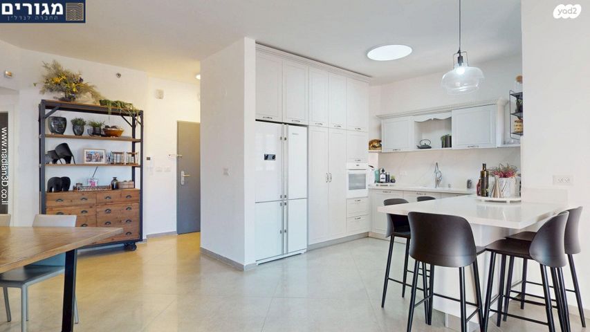 דירה, דוכיפת, רמות יצחק, נשר