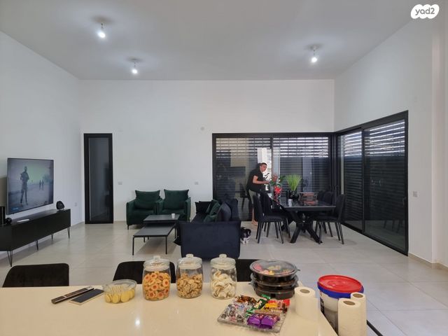 בית פרטי/ קוטג', יצחק נבון, שדרות בפארק, שדרות