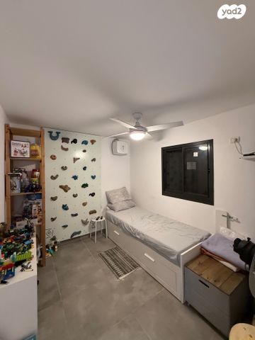 דירה, משגב עם 16, קרית שלום, תל אביב יפו