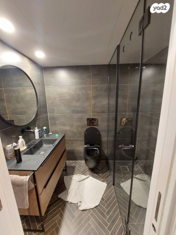 דירה, קניוק יורם, גני שרונה, קרית הממשלה, תל אביב יפו