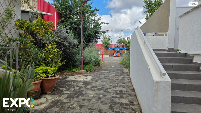 דירת גן, יהודה, רובע א', אריאל