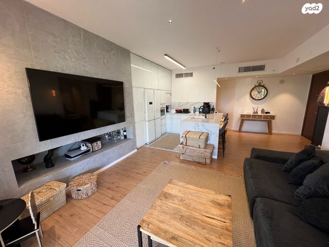 ניסים אלוני 7