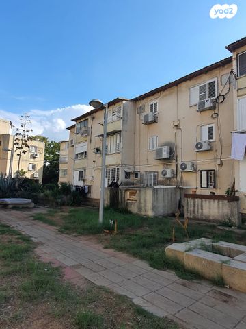 גיורא יוספטל 