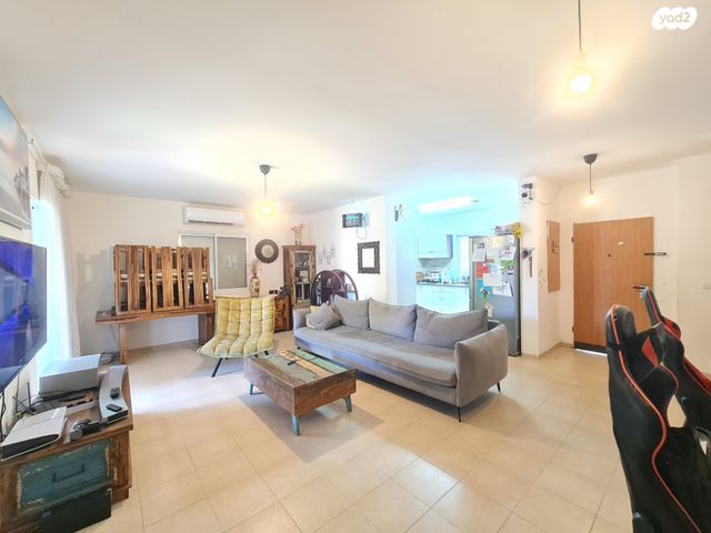 דו משפחתי, נאות הדרים, גן יבנה