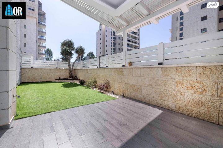 דירת גן, שושנה דמארי, קרית האמנים, מצליח, רמלה