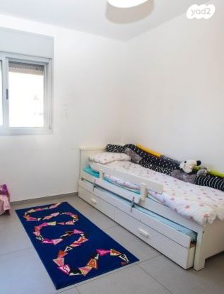 דירה, צור יצחק, צור יצחק