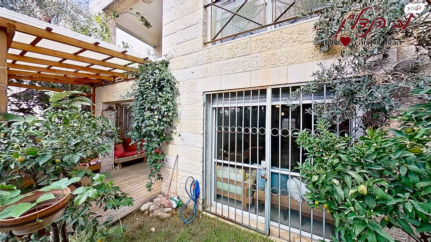 דירת גן, הפרחים, מודיעין מכבים רעות