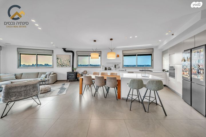 גג/ פנטהאוז, רמות מנחם, הוד השרון