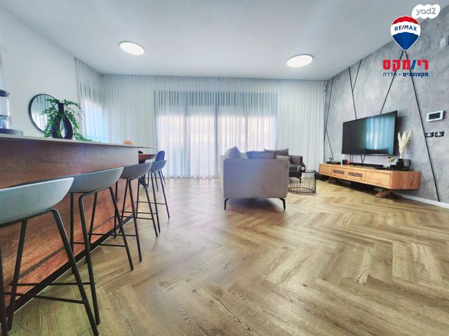 גג/ פנטהאוז, הגיבורים, רח' הנשיא צפון, חדרה