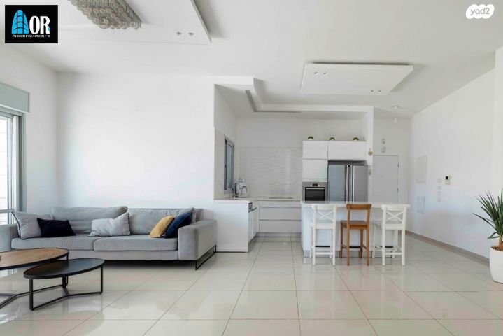 שושנה דמארי 