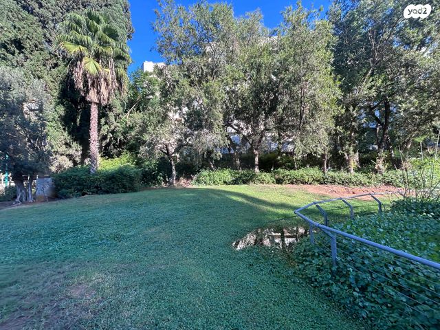 דירה, רבקה גובר, ראשונים, כפר סבא