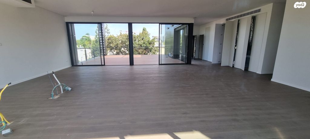 גג/ פנטהאוז, אלון, רמת השרון