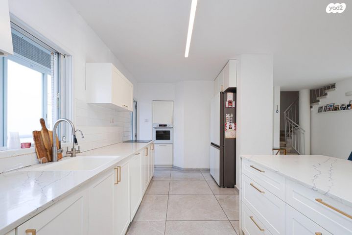 דופלקס, אירוס הארגמן, גבעת האירוסים, נתניה