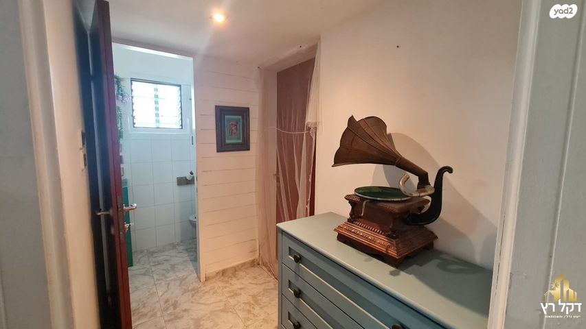 דירת גן, כפר עברי, עכו