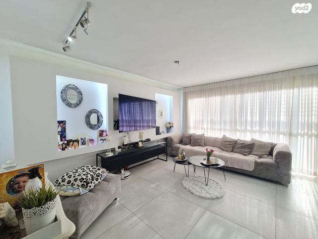 בית פרטי/ קוטג', גן יבנה מערב, גן יבנה