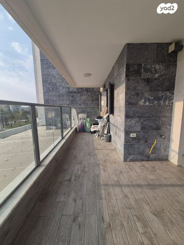 דירה, יחידת 101, אריק שרון, נהריה