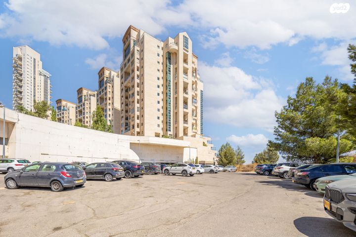 דירה, אברהם פררה 11, הולילנד, ירושלים