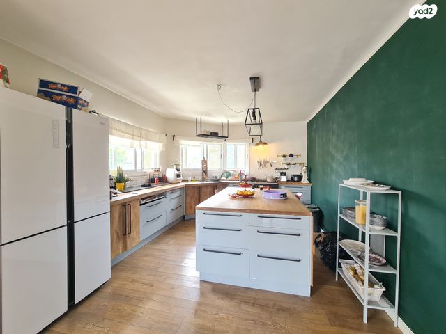 דו משפחתי, נווה גן, גן יבנה