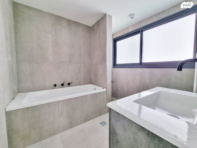 דירה, משה רינת, קרית רבין, חולון