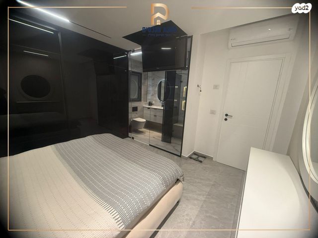 דירת גן, שיר השירים, גן יבנה מערב, גן יבנה