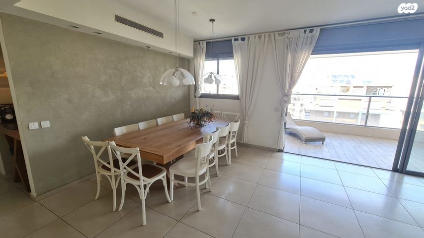 דירה, ישראל גלילי, קרית הלאום, ראשון לציון