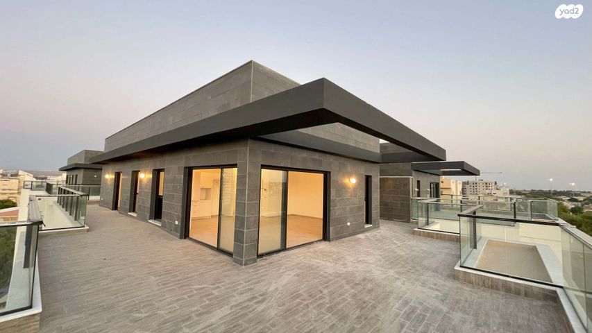 גג/ פנטהאוז, כנסת ישראל, שעריה, פתח תקווה