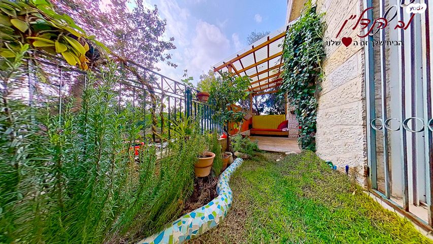 דירת גן, הפרחים, מודיעין מכבים רעות