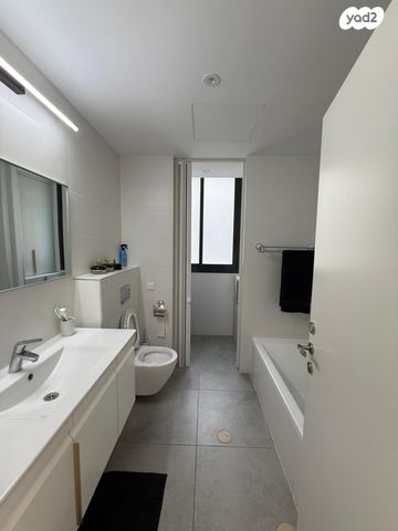 דירה, גבעת זמר, חיפה