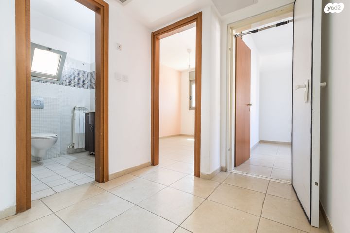 דירה, אברהם פררה 11, הולילנד, ירושלים