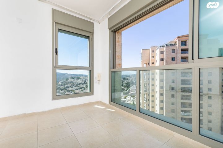 דירה, אברהם פררה 11, הולילנד, ירושלים