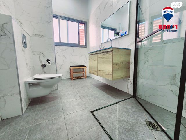 גג/ פנטהאוז, הגיבורים, רח' הנשיא צפון, חדרה