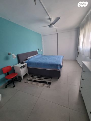 דו משפחתי, נעלה