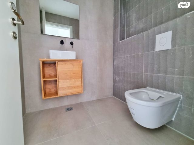 דירה, משה רינת, קרית רבין, חולון