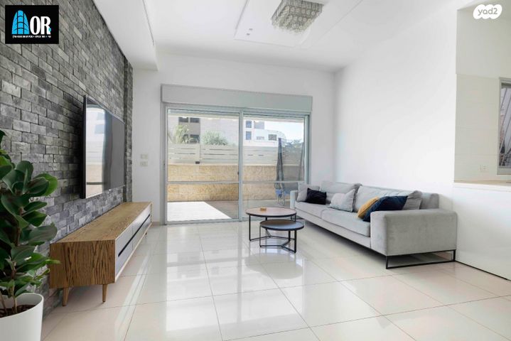 שושנה דמארי 