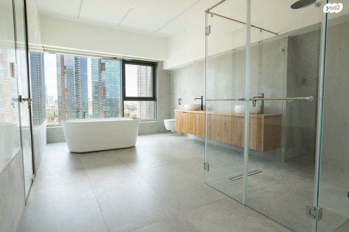 גג/ פנטהאוז, חרוזים, חרוזים, רמת גן