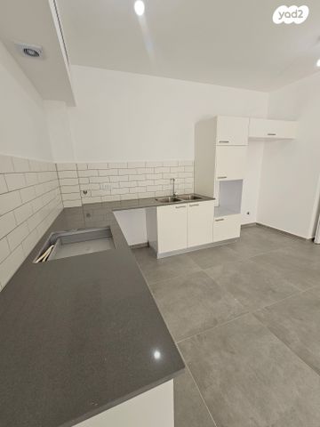 דירה, מרדכי אנילביץ', קרית ויצמן, רעננה