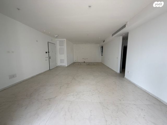 דירה, אהוד מנור, עיר ימים, נתניה