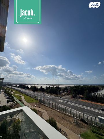 דירה, האגמית, החותרים, טירת כרמל