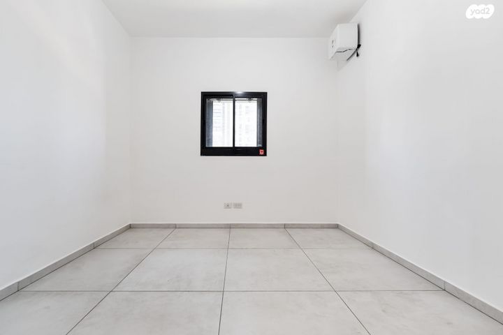 דירה, אריק איינשטיין, דרום חדש, פארק הים, בת ים