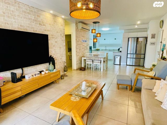 דירה, דרך השלום, רמת רבין מערב, כרמיאל