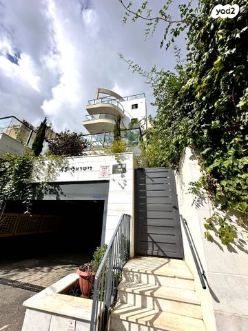 דירה, בנימין ד'ישראלי 45, אחוזה, חיפה