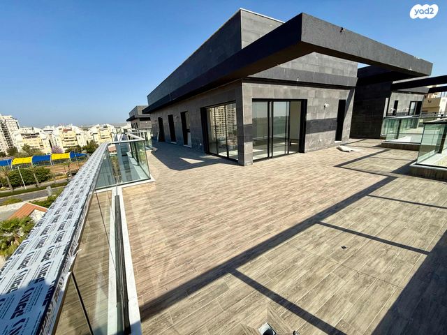 גג/ פנטהאוז, כנסת ישראל, שעריה, פתח תקווה